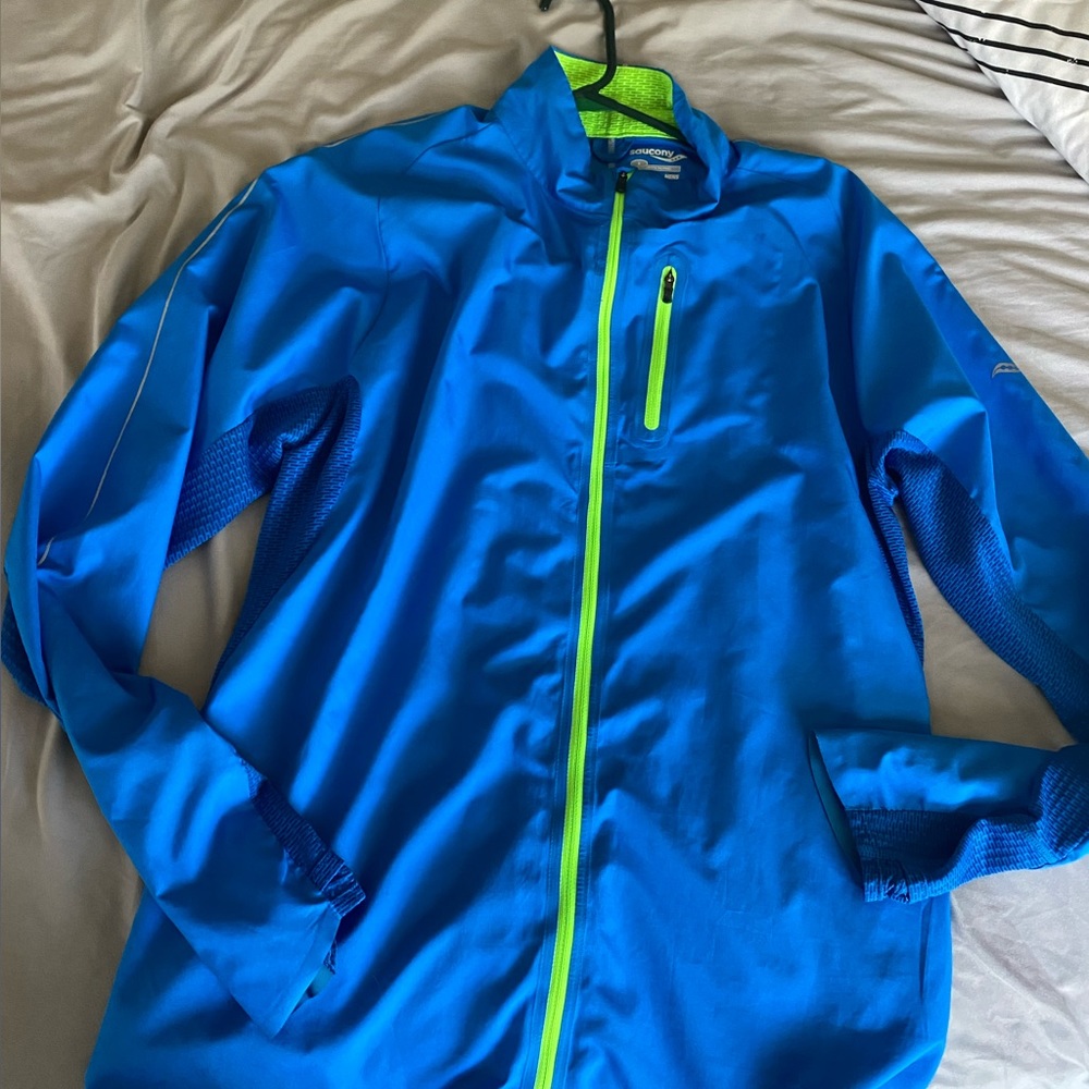 Saucony lightweight reflective run jacket